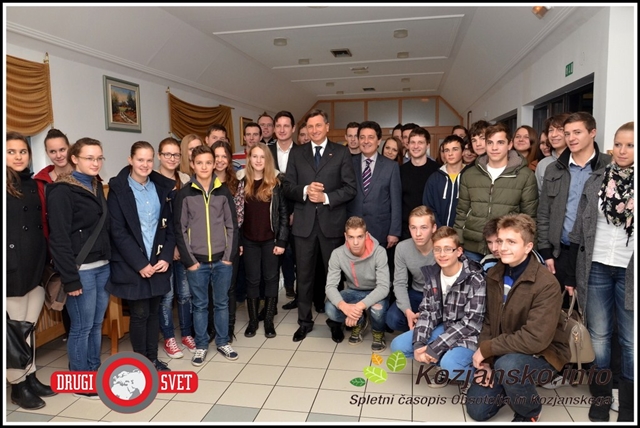 Z mladimi se je predsednik republike pogovarjal več kot pol ure